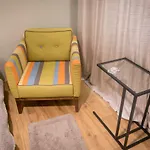 Este Apart - Top Center